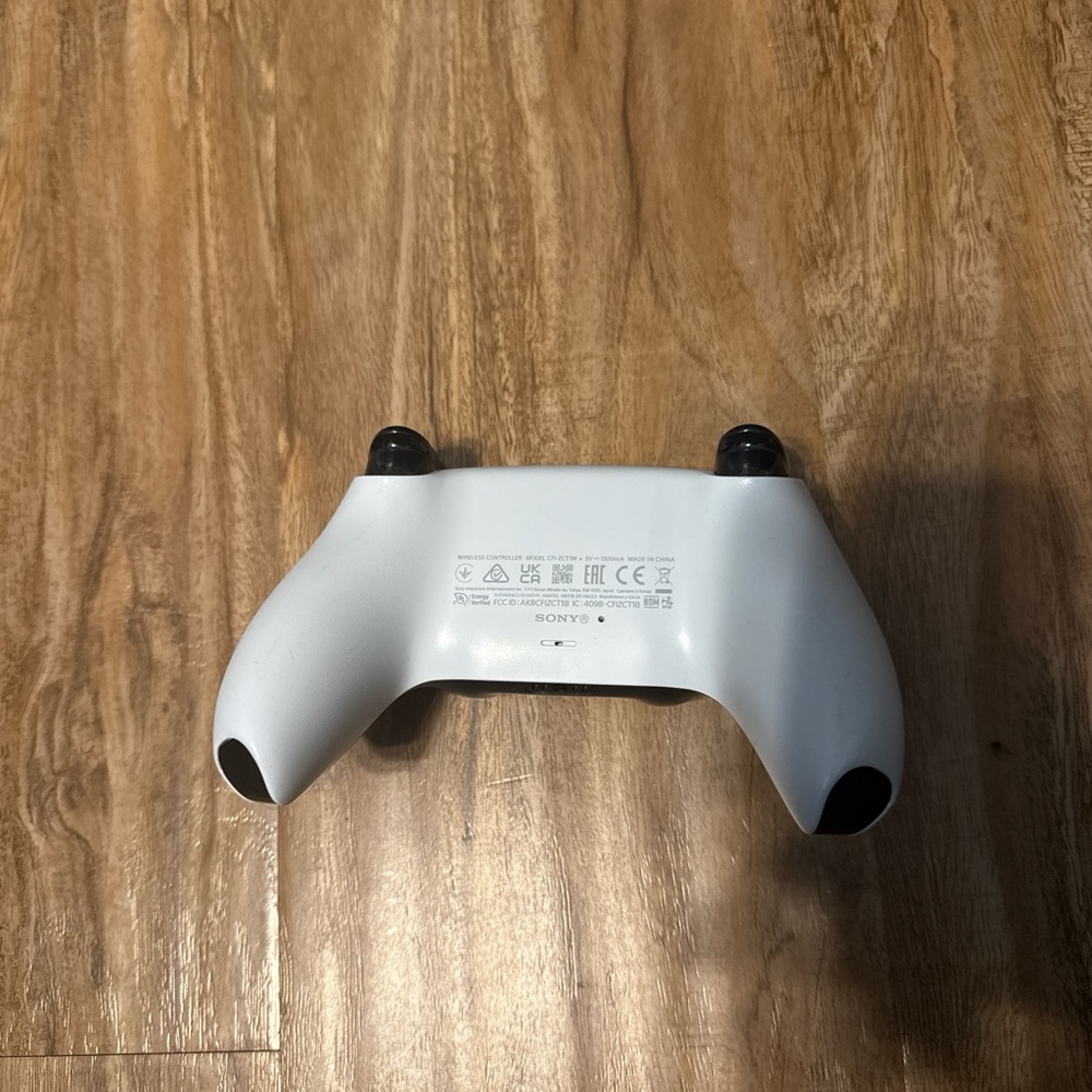 PS5 Controller - Picture 2 of 2